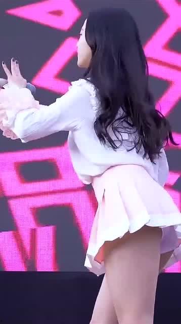 短裙福利在线播放,在线观看，性感瞬间尽收眼底